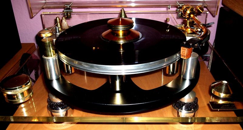 Aus langj&auml;hriger Erfahrung im Aufbau und der klanglich optimalen Justage von Analoglaufwerken heraus bevorzugen wir Grado HighEnd Abtastsysteme , selbstverst&auml;ndlich aus der "Wood" Serie . Gerne liefern wir ihnen ihr massgeschneidertes Grado System mit der dazu passenden Vorverst&auml;rkung und mit unserem kompletten "In-home-full-service" . Werner Enges Atmosphere - 05068-3031-phone.
