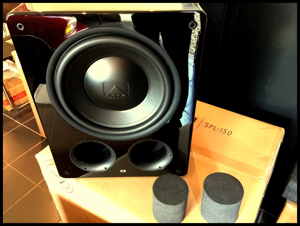 ... hier mal wieder ein wunderschöner XTC Active Subwoofer Sub 12.17 , Neupreis war € 785,- , in high - gloss - black , mit allem Zubehör incl . Originalverpackung , gerade mal 3 Monate jung , wegen Wechsel günstigst abzugeben - just call me - more data here :