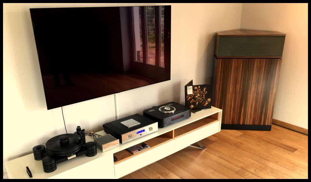 ... drei mal tolle Set´s mit Klipschorn 70th Anniversary , Klipschorn AK5 , Transrotor + Transrotor Phono , Aaron The Chrome One HighEnd Vollverstärker , vielen Viablue HighEnd Verkabelungen , alles superklasse - viel Spass + langen Music - Genuss den glücklichen Kunden wünscht Werner@Klipsch-Direct.Com - just call 05068 / 3031 / phone . 