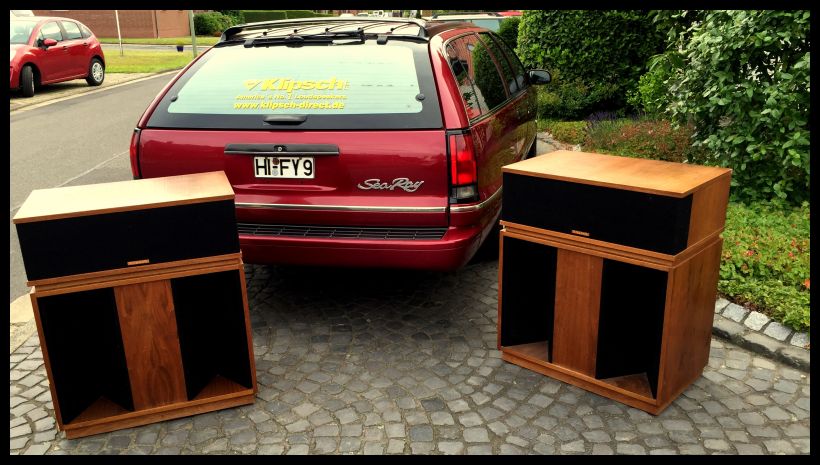 Absolute Rarität im unverbastelten Originalzustand mit der über die Jahre üblichen Patina : 1 Paar Klipsch La Belle . Im Kundenauftrag gegen Höchstgebot abzugeben - just call 0049 / 5068 / 3031 oder eben 05068 / 3031 / phone - Werner@Atmosphere-Klipsch . 