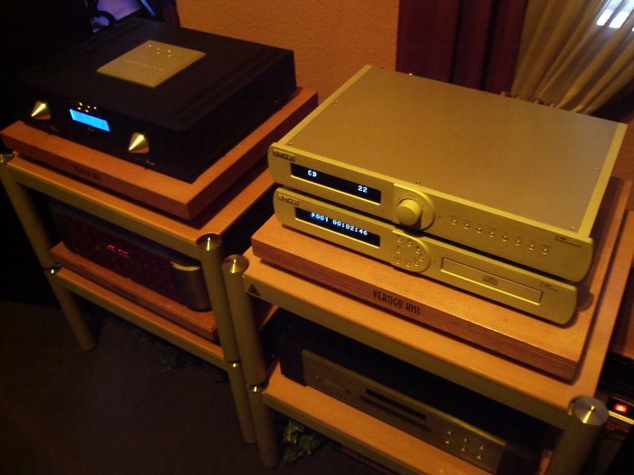 Bei uns in der Vorführung : Block Audio V100 Vollverstärker und C100 Cd-Player . Alle Demos nach Terminsprache . Telefon 05068-3031 von 10.30-19.00 Uhr.www.wernerenge.com .