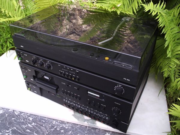 Für Jäger , Sammler und Liebhaber des klassischen wegweisenden Braun-Designs . Eine komplette Hifi-Anlage von Braun : A301 Verstärker,T301 Tuner,C301 Tapedeck,PS550Analogplattenspieler . Vor nur 6 Monaten generalüberholt , voll funktionsfähig , nur wenig Gebrauchsspuren . Fragen Sie nach ihrem Bestpreis für diese Kultanlage unter 05068-3031 Telefon . Alles von Werner Enges Atmosphere in 31008 Elze bei Hannover im Kundenauftrag günstig abzugeben .