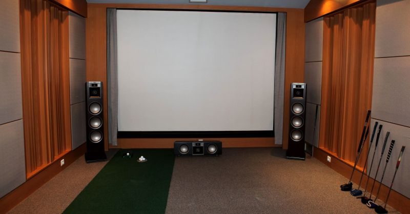 Ein schönes durchsetzungsfähiges und hochmusikalisches Surround & Stereo Set-up komplett aus der Klipsch Palladium Linie . Gut , wenn man das audiovisuelle Erlebnis auch noch mit sportlichen Events verbinden kann . Klipsch Palladium Line von Werner Enges Atmosphere - D-31008 Elze - Saaledamm 5 - 0049-5068-3031-phone . 