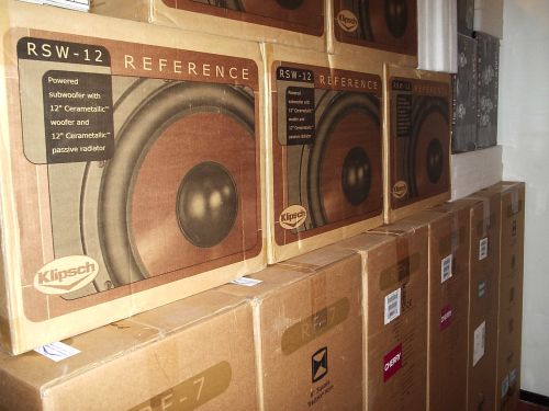 Einige Klipsch Lautsprecher in unserem Lager bei Werner Enges Atmosphere-Klipsch in 31008 Elze .