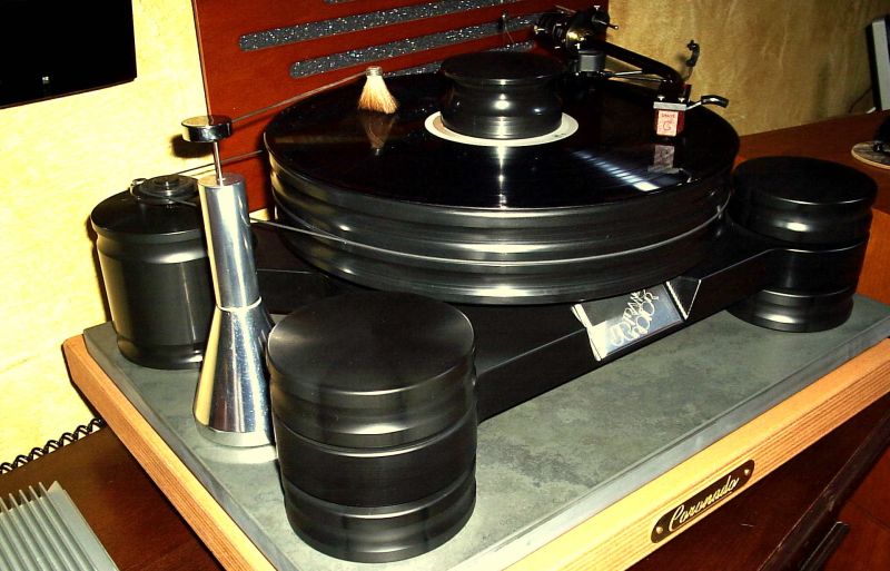 Ein sch&ouml;ner Transrotor Dark Star Analogschallplattenspieler mit einem Jelcom Tonarm und einem fantastischen Grado Statement Abtastsystem . Alway happy listening !  Get it at 05068/3031 at Werner Enges Atmosphere .